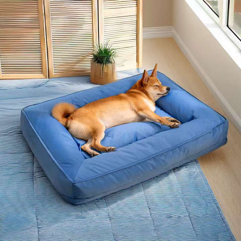 Lit Woof & Purr pour chien imperméable